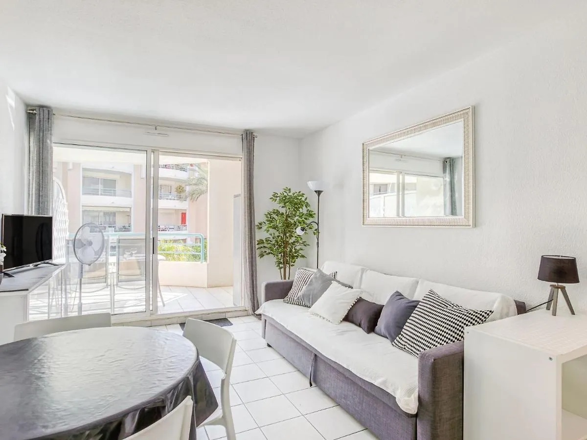 Apartment Le Cesaree-5 By Interhome Fréjus