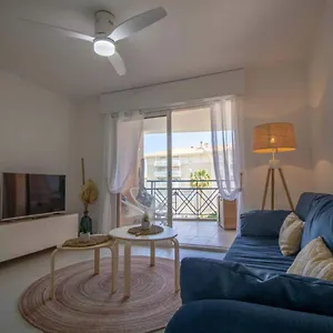  Appartement Lumineux De 32 m Renové Proche De La
